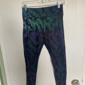 Curves and Combatboots iridescent camo leggings size medium